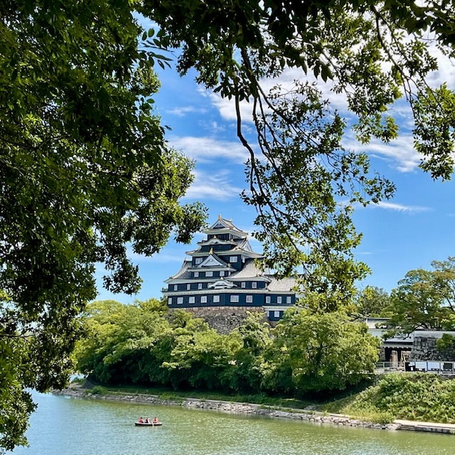 交通や物流の拠点として繁栄した岡山城