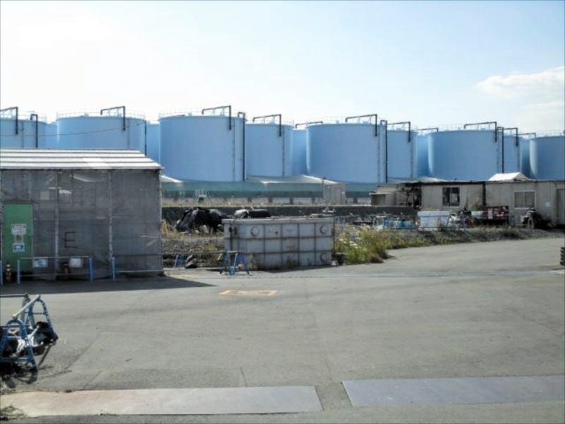 処理水などのタンクが林立するエリア。昨年8月以降、これまで4度の海洋放出が行われている(東京電力ホールディングス提供)