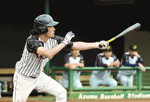 【いわき市-小野町】2回裏、小野町1死二、三塁、武藤が左前打を放ち1点を返す