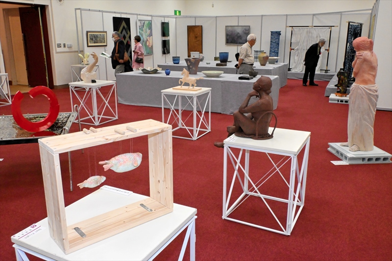 県展が開幕　福島県内最大規模の美術公募展　２９日まで福島市のパルセいいざか