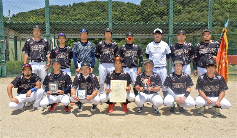 初出場で2部を制したゴリラーズのメンバー