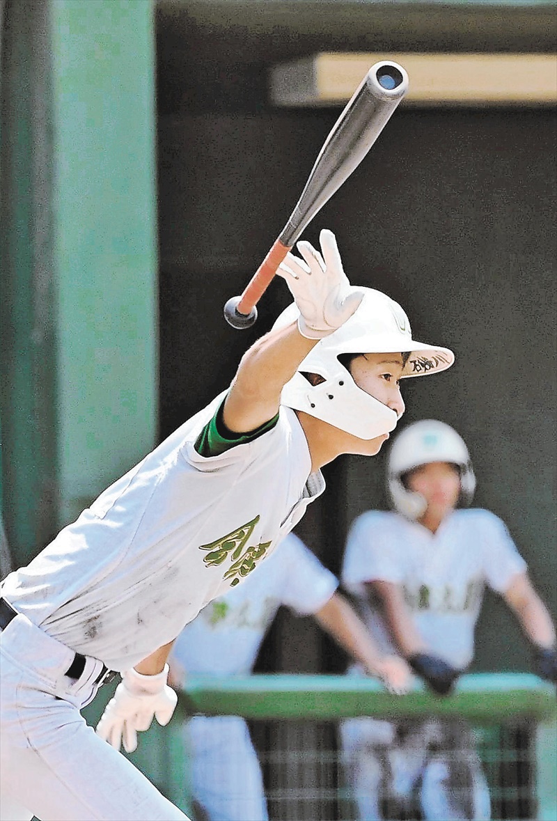 【会津北嶺―聖光学院】5回表、会津北嶺無死満塁、五十嵐が右前打を放つ