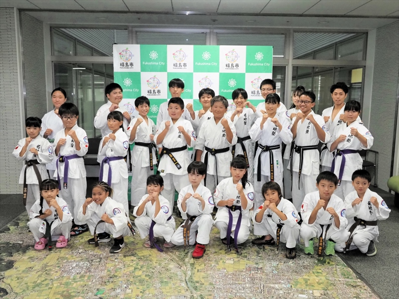 全国大会に向け抱負を語る　菊地塾と松川空手道クラブの選手ら　福島市長を訪問
