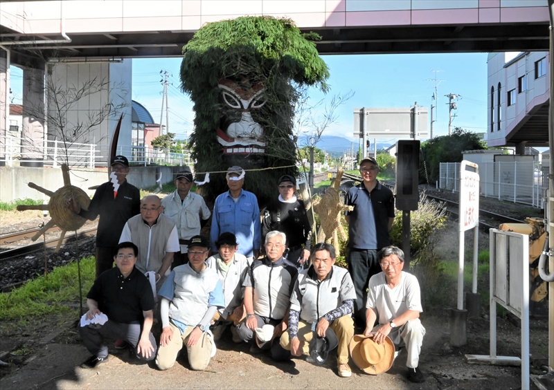 古里の良さ再認識　「お人形様」衣替えして帰省客お出迎え　福島県田村市・ＪＲ船引駅