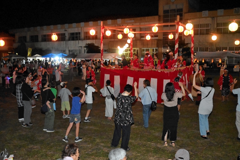 校庭で８０年ぶりの「盆踊り」　福島県いわき市勿来三小　若者有志が企画、地域住民交流の輪
