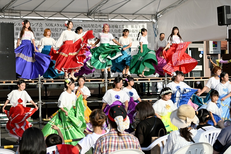 にぎわう川俣の夏！　福島県川俣町で「からりこフェスタ」　ステージや屋台、フィナーレの花火も