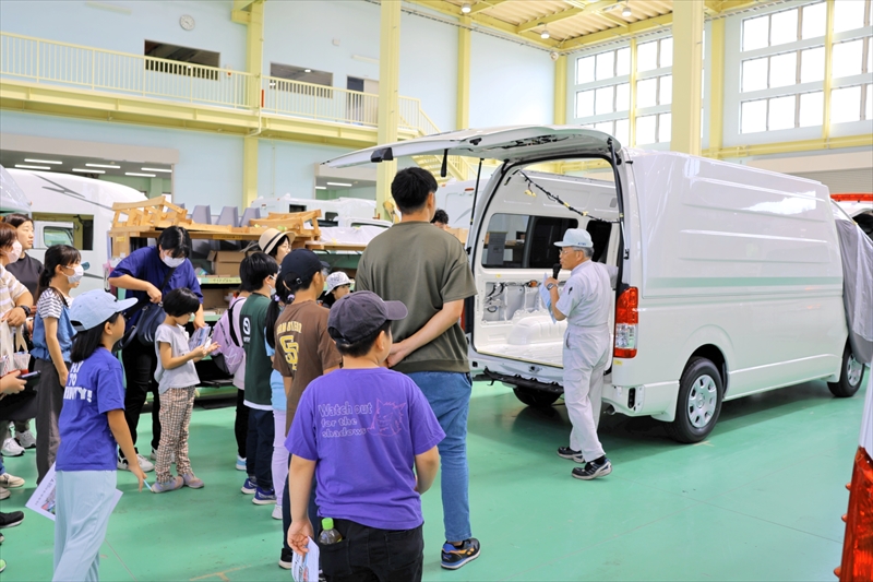 魅力あふれる地元企業を見学　福島県石川町「親子で学ぶ企業ツアー」初企画　親子９組２３人が参加