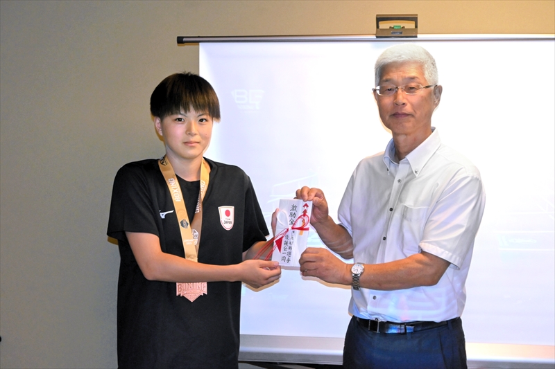 五輪を見据え、活躍に期待　アジア大会に挑む女子高生ボクサー　福島県会津若松市出身の伊藤瑠那さん激励