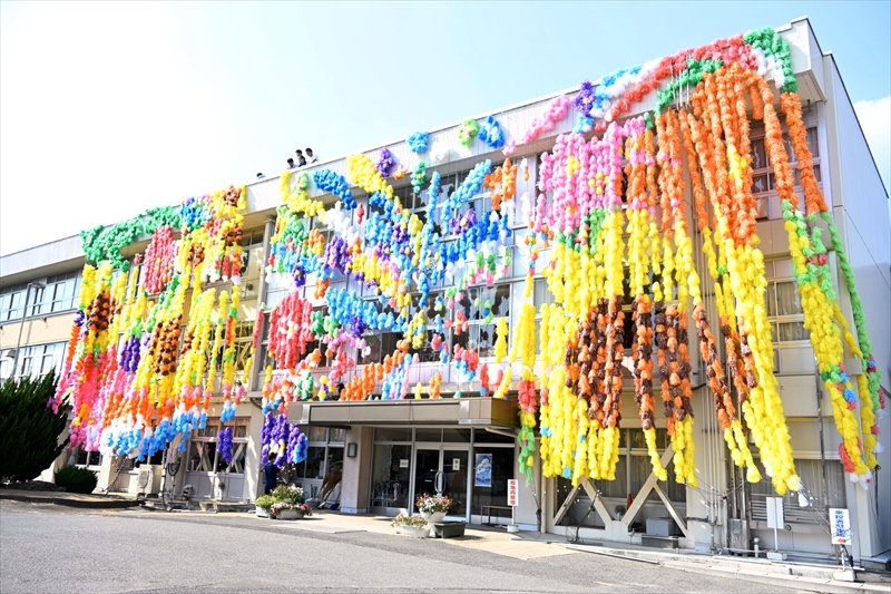 一瞬の輝きを表す「ビッグアート」　３０、３１日の安積黎明高文化祭「花かつみ祭」に向け作成　福島県郡山市