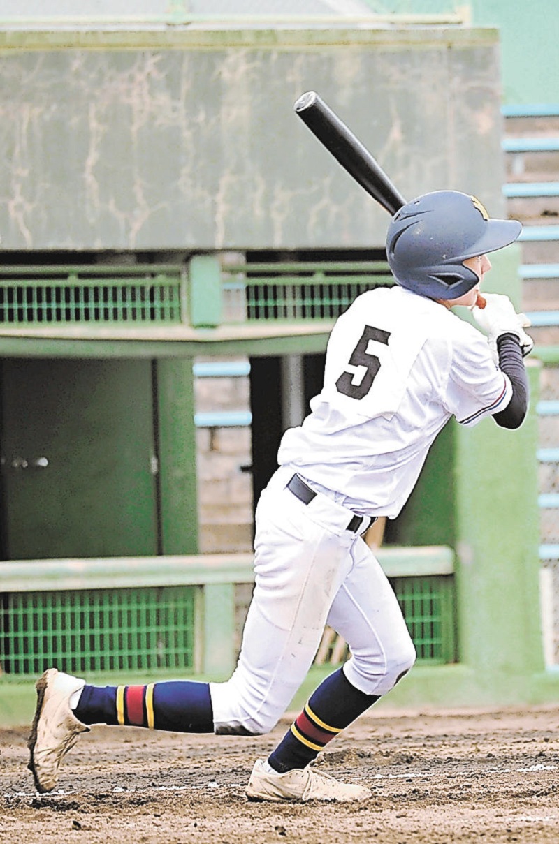 【橘―二本松実】3回裏、二本松実1死満塁、勝ち越しの2点中前打を放つ武藤