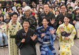 浴衣姿で登場した（前列左から）大森南朋、相葉雅紀、松下奈緒（後列左から）伊藤淳史、佐藤浩市、遠藤憲一、光石研 （C）ORICON NewS inc.