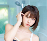 （C）えなこ／白泉社　撮影／フジシロタカノリ