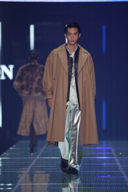 『第41回 マイナビ 東京ガールズコレクション 2025 AUTUMN/WINTER』に出演した野村康太(C)マイナビ TOKYO GIRLS COLLECTION 2025 AUTUMN/WINTER