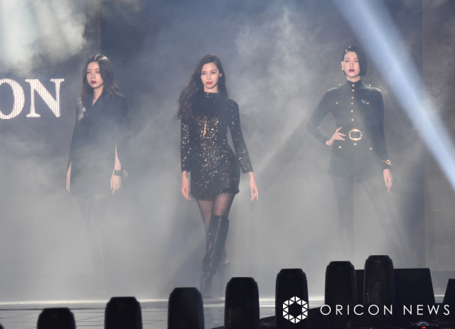 『第41回 マイナビ 東京ガールズコレクション 2025 AUTUMN/WINTER』に出演した(左から)池田エライザ、中条あやみ、三吉彩花 (C)ORICON NewS inc.