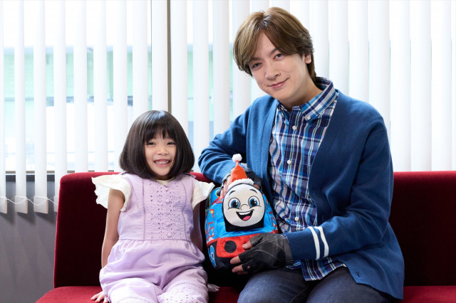 『映画 きかんしゃトーマス サンタをさがせ!パーシーのクリスマス急行』ゲスト声優のDAIGO(右)、倉田瑛茉(C)Kazuko Wakayama