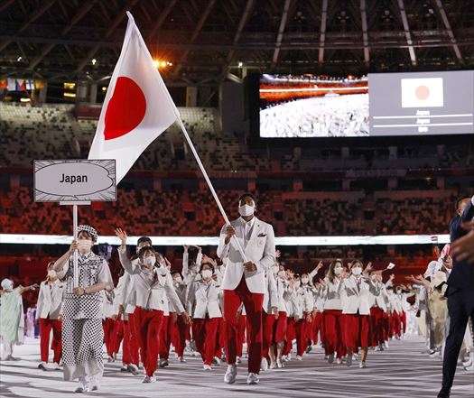 日本選手団が入場行進