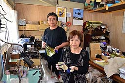 オーダーメードの靴作りを再開した清野さん夫妻