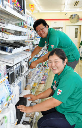 復興への一役を担いたいと力を合わせる鈴木さん夫婦