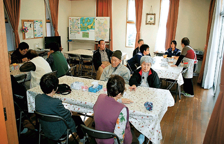 災害公営住宅「市営新大池東住宅」で今も続けられているお茶会