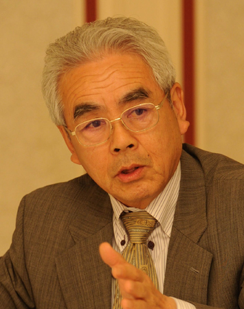 三瓶一義氏